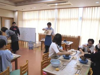 わくわく!　陶芸教室を開催しました