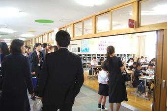 春の学校見学会を行いました