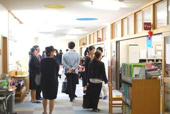 春の学校見学会を行いました