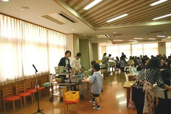 給食試食会を行いました