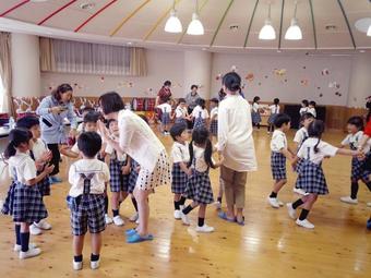 中国の徳美教育グループ視察団と交流しました