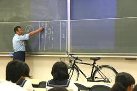 自転車安全運転教室を行いました