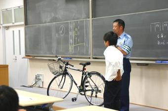 自転車安全運転教室を行いました