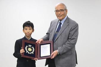 「学校法人奈良学園栄誉賞」の表彰式を行いました