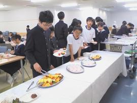 卒業給食を実施しました