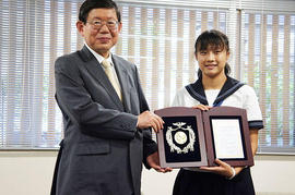 学校法人奈良学園栄誉賞を受賞しました