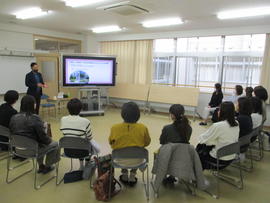 小学校保護者対象「防犯講演会」を実施しました