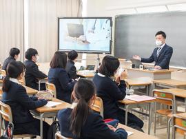 Y1･Y2学年「卒業生によるキャリアトーク講座」を開催しました