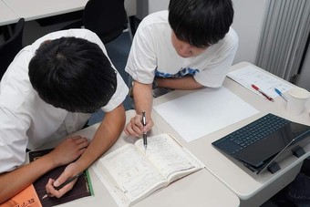 【進路指導】Y3（高2）学年が学習合宿を行いました