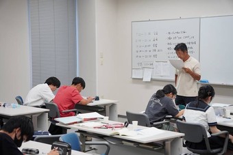 【進路指導】Y3（高2）学年が学習合宿を行いました