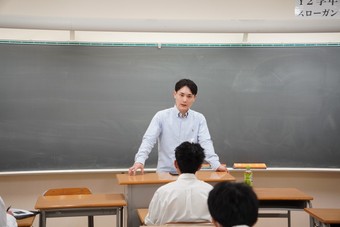 【進路指導】卒業生によるキャリアトークを実施しました