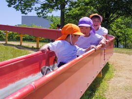 年中児・年長児が春の遠足に出かけました