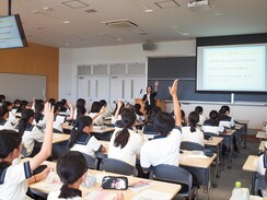 女子保健講習会を行いました