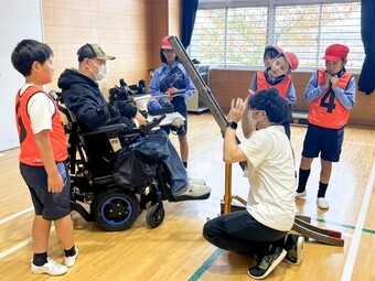 P４生、ボッチャに挑戦！楽しさと学びの一日
