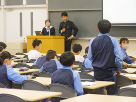 生徒から児童へ学校生活を語る会を行いました