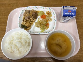 Ｐ３Ｐ４生が大切に育てたお米を給食で味わいました