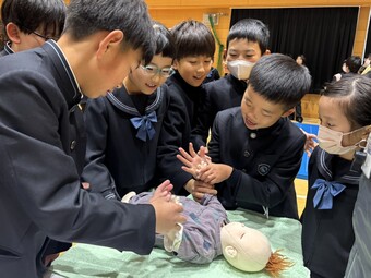 Ｐ４生　助産師さんから学ぶ「いのちの授業」