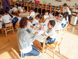 「小さな生き物かるた」づくりに挑戦しました