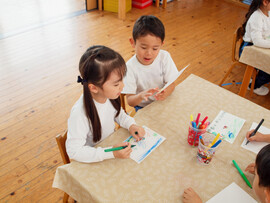 「小さな生き物かるた」づくりに挑戦しました