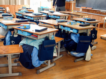 小中高合同地震防火避難訓練を行いました