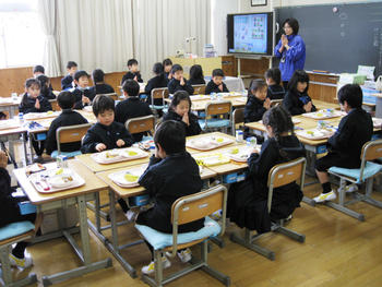 【古川】Primary朝礼・P1給食開始