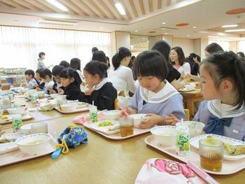 P1保護者給食試食会