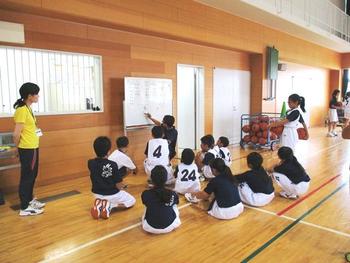 クラブ活動風景「バスケットボール部」