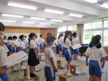 ６月下旬の学校では...