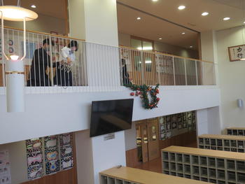 クリスマスツリーがやってきた！