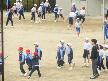 休みの運動場