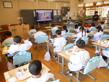 小学校初めての給食
