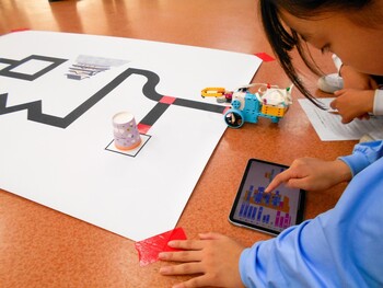 プログラミングでロボット体験
