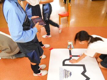 プログラミングでロボット体験