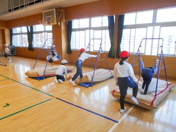 スッパマン先生と楽しく体を動かそう