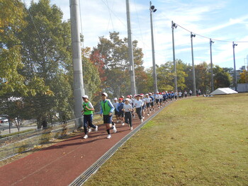 全校朝会と全校かけ足練習