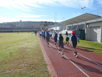 全校朝会と全校かけ足練習