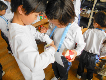 笑顔がいっぱい おもちゃ研究所