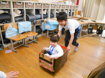 笑顔がいっぱい おもちゃ研究所