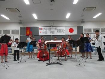 モンゴル子ども宮殿音楽教室生との交流②