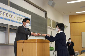 English Speech Contestを開催