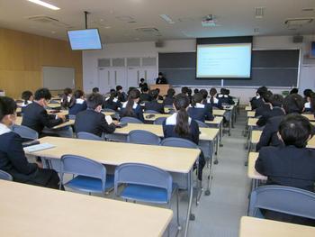 生徒から児童へ学校生活について語る会を開催