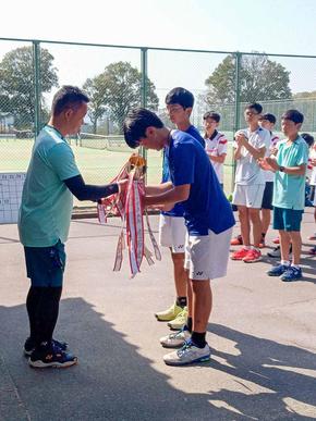 奈良県中学生テニス選手権大会団体男子優勝・女子準優勝