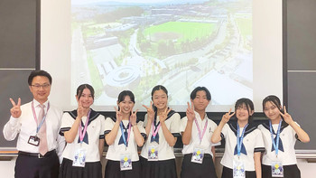 学校見学会で英語プレゼン