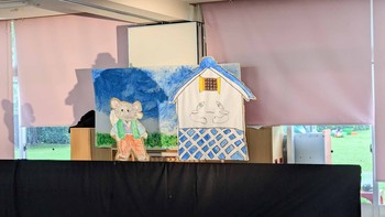 演劇部が幼稚園で公演
