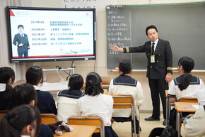 卒業生によるキャリアトークを開催