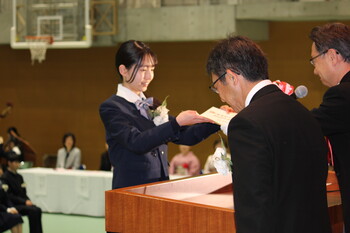 第15回高校卒業式を挙行