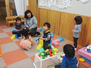 いちご組(２歳児)の子どもたち