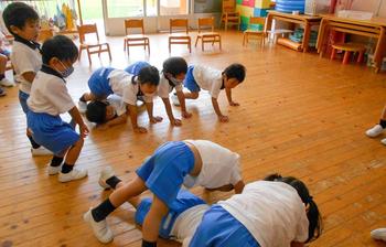 律動や体幹を鍛える遊び