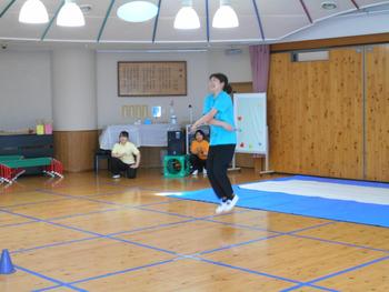 教育実習生が特技披露