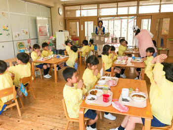 給食が始まりました